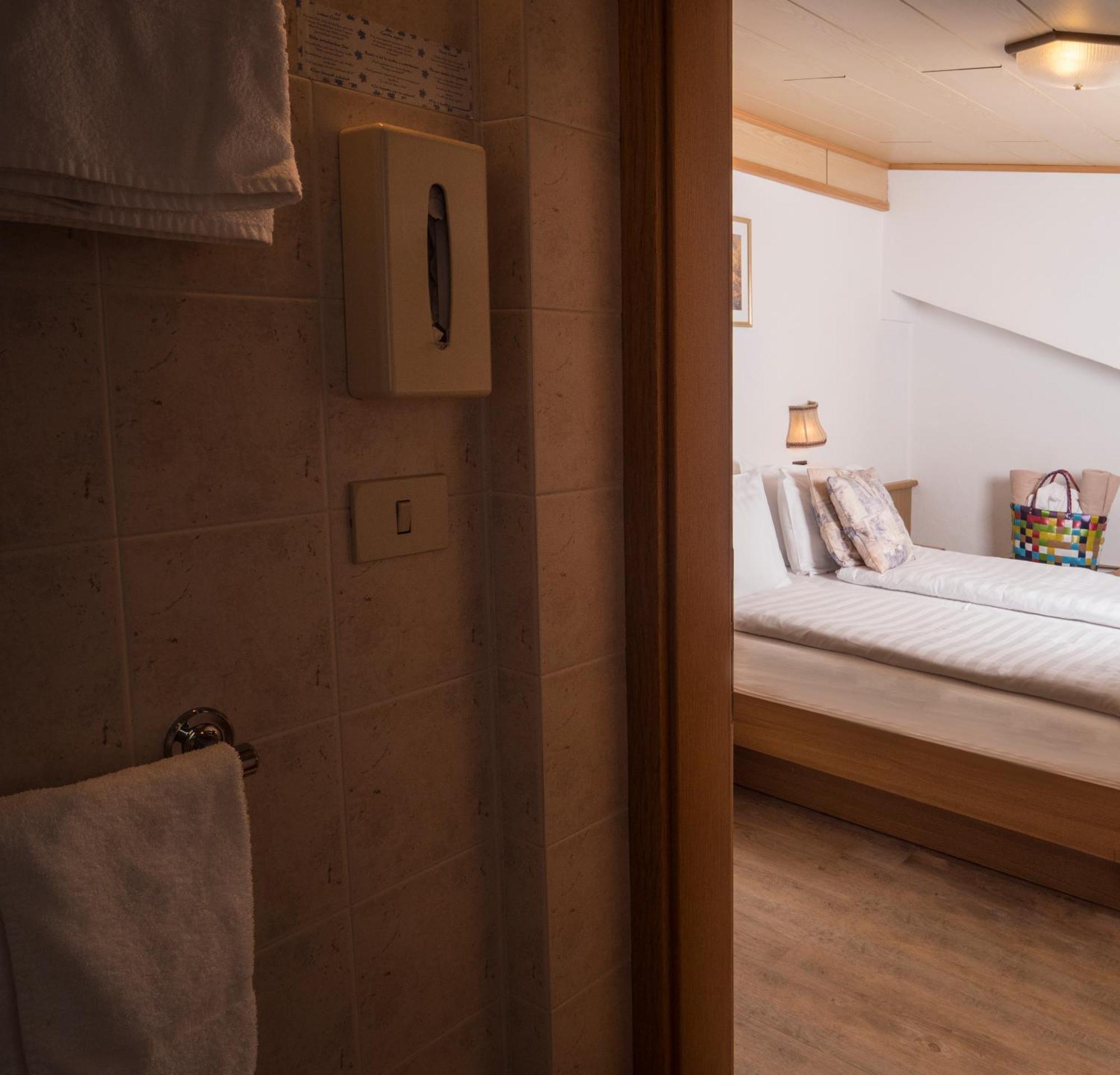 Hotel Arnika Pozza di Fassa Dış mekan fotoğraf