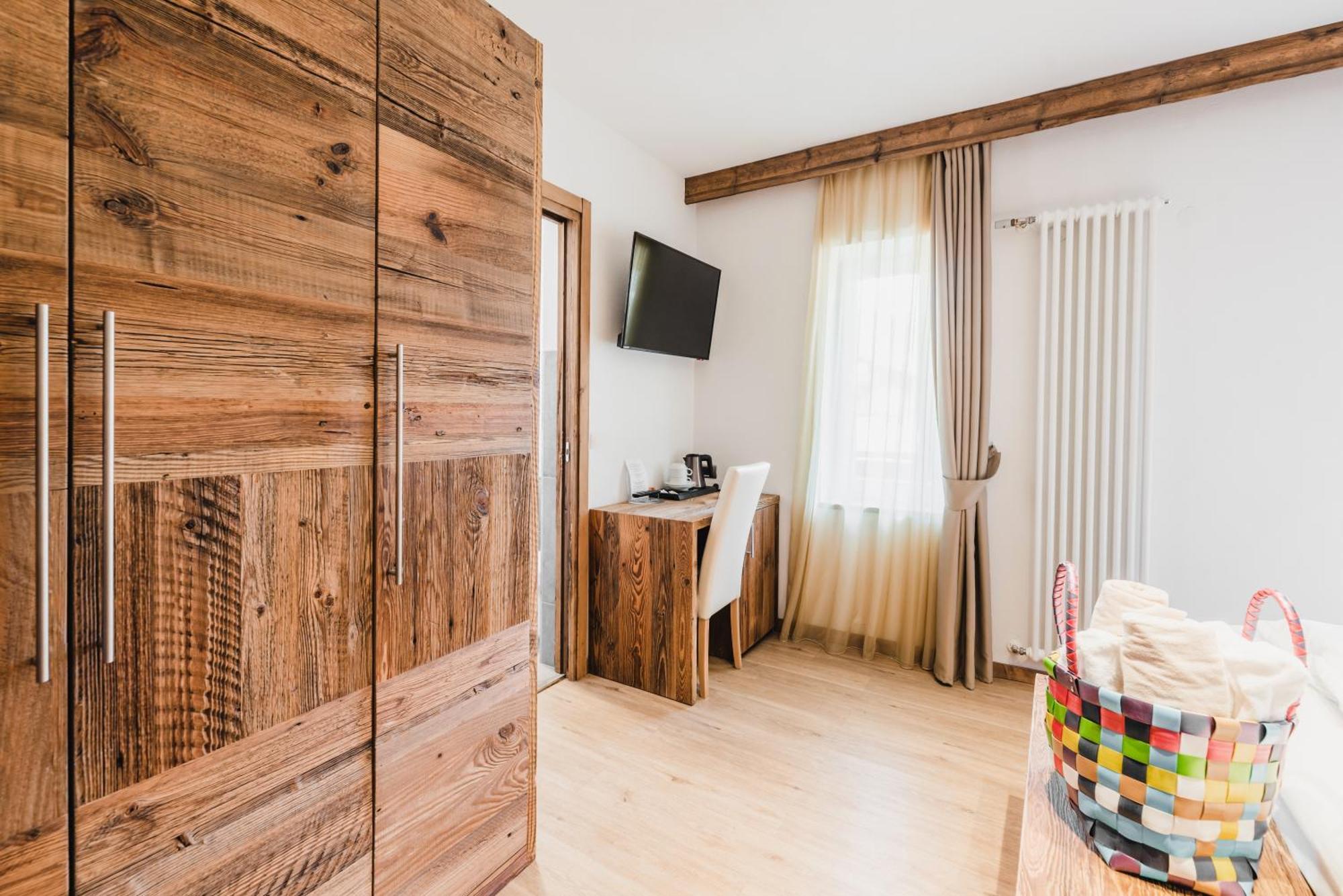 Hotel Arnika Pozza di Fassa Dış mekan fotoğraf