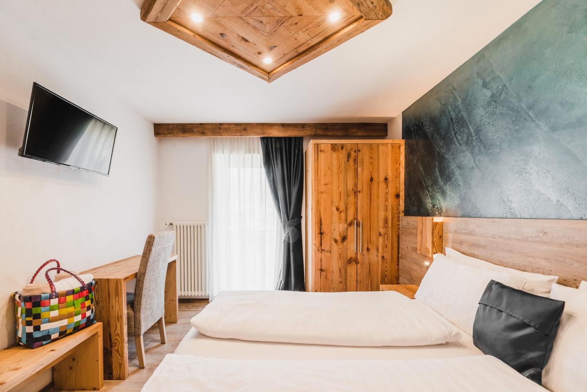 Hotel Arnika Pozza di Fassa Dış mekan fotoğraf