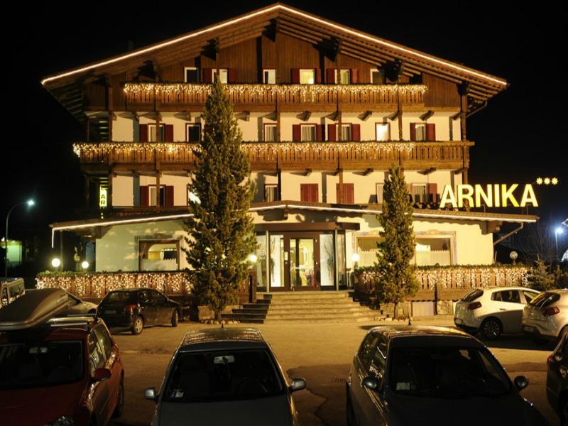 Hotel Arnika Pozza di Fassa Dış mekan fotoğraf