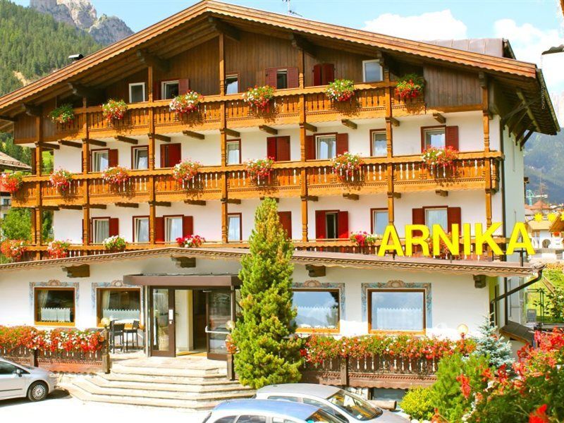 Hotel Arnika Pozza di Fassa Dış mekan fotoğraf